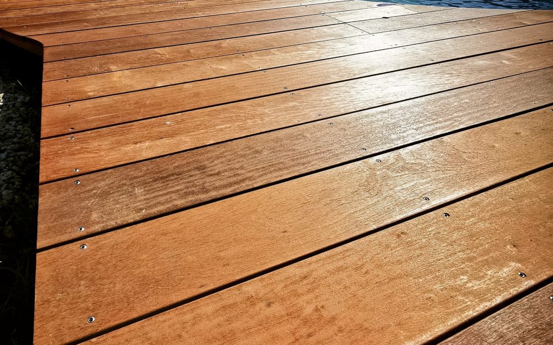 LA VIS TERRASSE : LE GUIDE D’ECOBOIS TERRASSE AMENAGEMENT POUR COMPRENDRE TOUTES CES SPECIFICITES